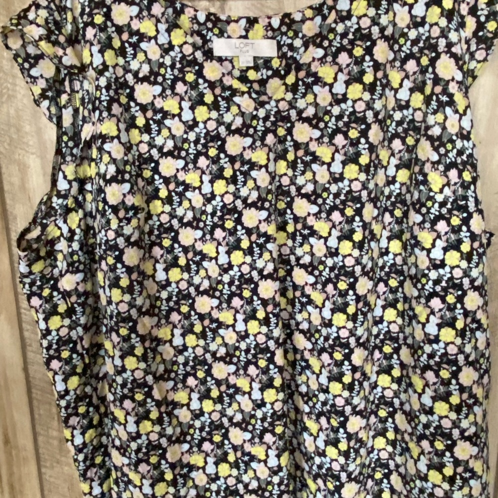 Cap floral blouse